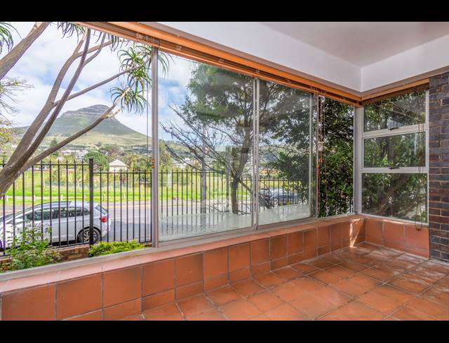 1 BEDROOM APARTMENT FOR SALE IN ORANJEZICHT